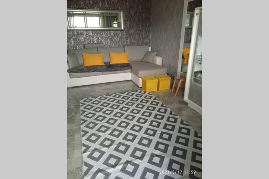 Апартаменты Chaleureux Appart 2 Pieces Entierement Renove. Сен-Лоран-дю-Вар Экстерьер фото